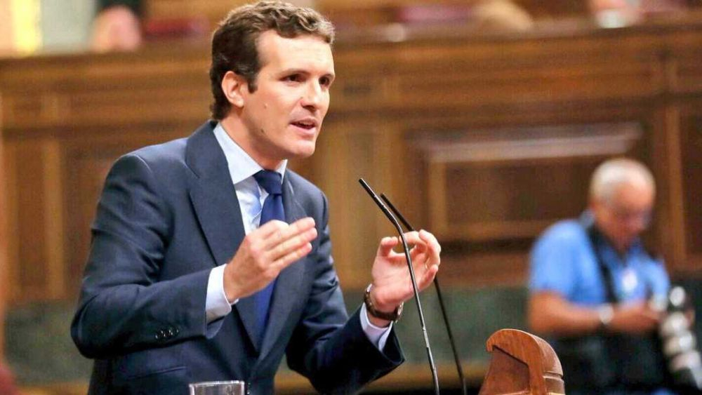 Sánchez pide a Casado que rectifique su acusación de gobierno golpista