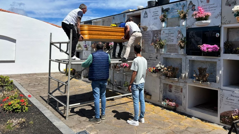 El Pinar Ampl A Su Cementerio Por La Crisis Migratoria M S Nichos Tras