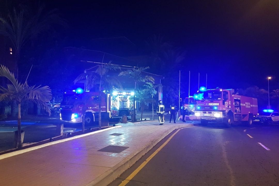 Bomberos De Tenerife Sofocan Un Incendio En Un Hotel En Adeje