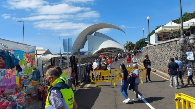 Rastro de Santa Cruz en la dársena de Los Llanos, donde se quiere reubicar de nuevo. / Ayuntamiento de Santa Cruz de Tenerife 