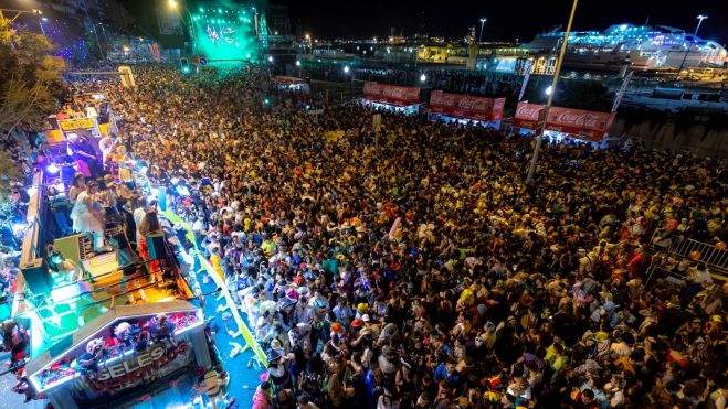 Carnaval de noche en Santa Cruz./ Archivo Carnaval de noche en Santa Cruz./ Archivo