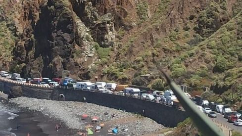 Colapso en las playas de Anaga. / Archivo Colapso en las playas de Anaga. / Archivo