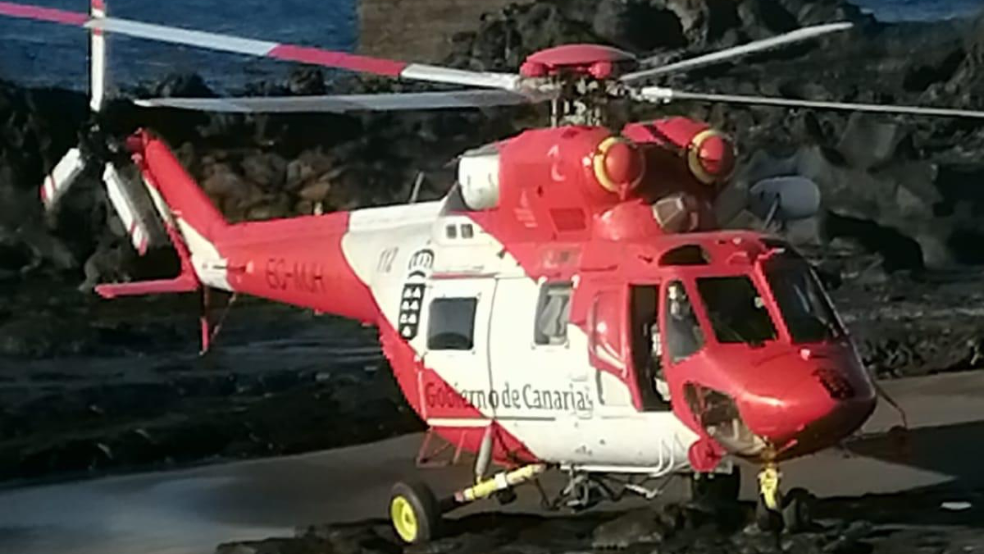 [Vídeo] El rescate con helicóptero de un surfista en la costa de Arucas