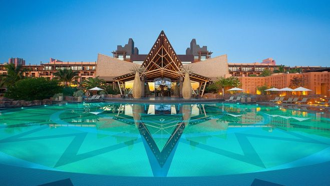Lopesan, en la imagen se puede apreciar una panorámica de su hotel Baobab, es la principal compañía canaria en número de establecimientos y habitaciones. / Lopesan