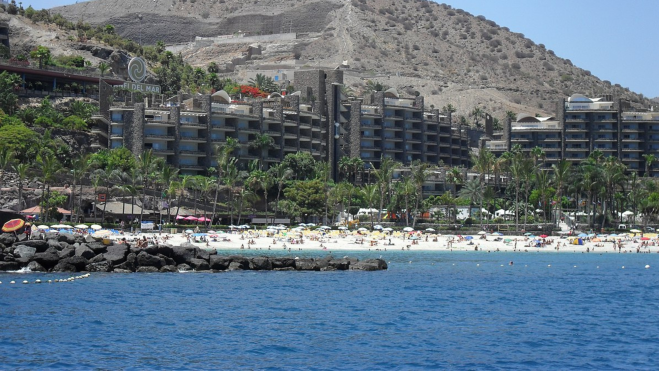 Playa y urbanización de Anfi del Mar. / AH