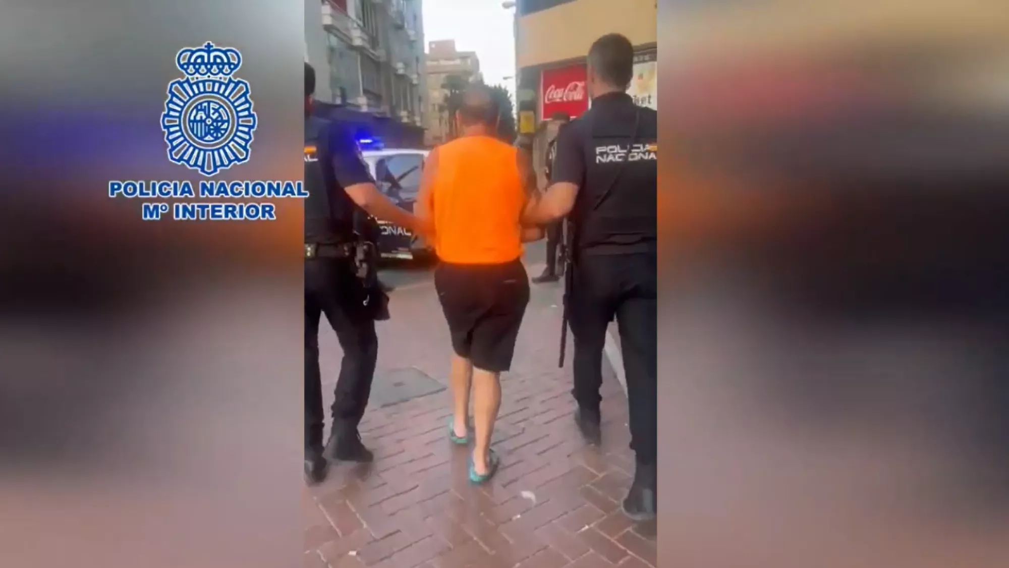 Detenido un hombre cuando sacaba fotos a un niño de dos años desnudo