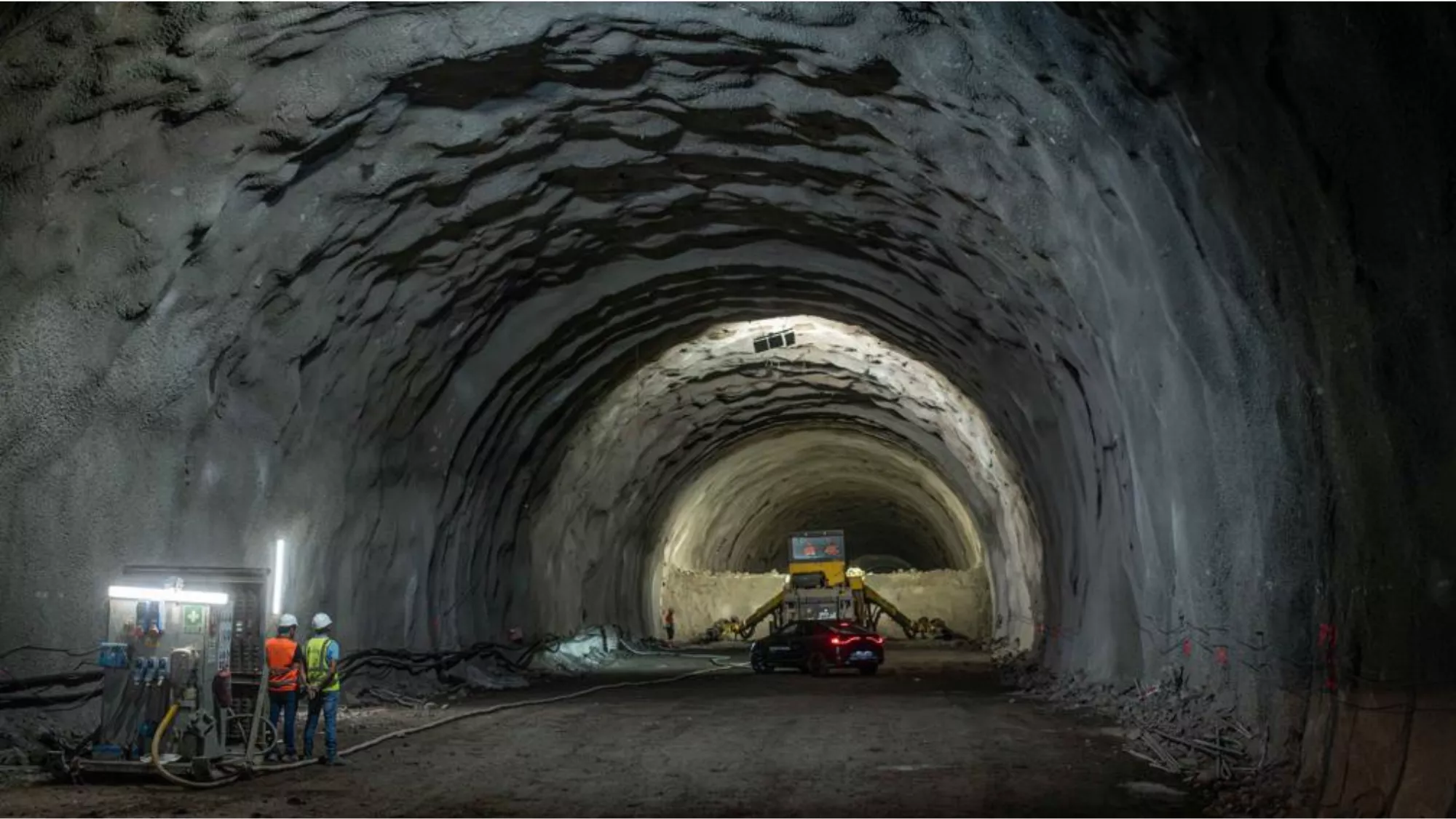 Obras en el túnel de Erjos, parte del anillo insular, entre las poblaciones de El Tanque y Santiago del Teide./ CEDIDA