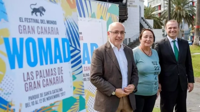 Dania Dévora, en el centro, junto a Antonio Morales y Augusto Hidalgo en la presentación de una de las ediciones del Womad en Las Palmas / EFE