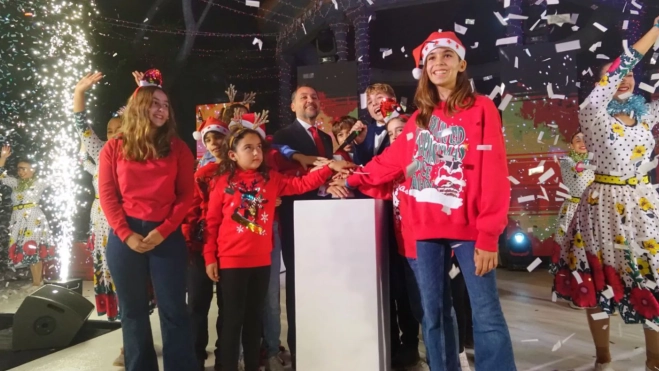 Imagen del momento de encendido de luces de Navidad de Santa Cruz de Tenerife 2023 / AYUNTAMIENTO DE SANTA CRUZ DE TENERIFE