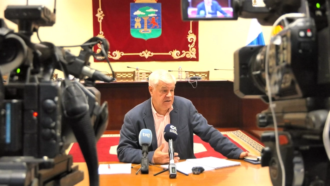 Alpidio Armas en rueda de prensa. / CABILDO DE EL HIERRO Alpidio Armas en rueda de prensa. / CABILDO DE EL HIERRO