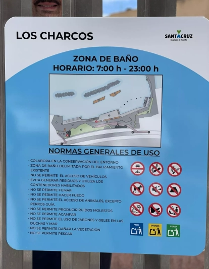 240311 Cartel con las normas de uso de la Zona de Charcos