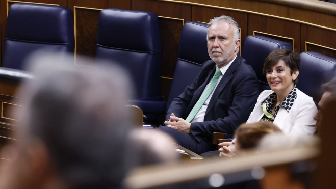 El ministro Ángel Víctor Torres durante una sesión de control del Congreso. / EFE