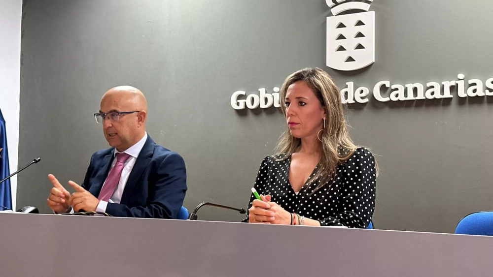 Miguel Angel Rodríguez, director general de Ordenación Turística, explicando las características de la futura del de vivienda vacacional / ATLÁNTICO HOY - MARCOS MORENO Miguel Angel Rodríguez, director general de Ordenación Turística, explicando las características de la futura del de vivienda vacacional / ATLÁNTICO HOY - MARCOS MORENO