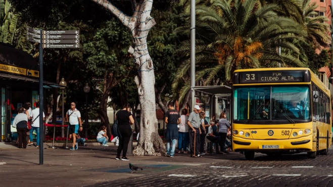 Línea 33 de Guaguas Municipales que va del Puerto al Guiniguada / AYUNTAMIENTO DE LAS PALMAS DE GRAN CANARIA