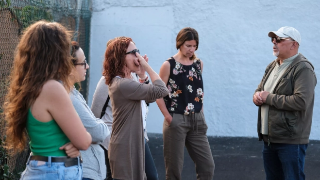 Alumnos de silbo gomero participan en una clase de la Asociación Cultural Silbo Gomero en La Laguna (Tenerife) / EFE - Alberto Valdés