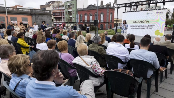 Público presente en el acto organizado en el Guiniguada. / QUIQUE CURBELO-EFE