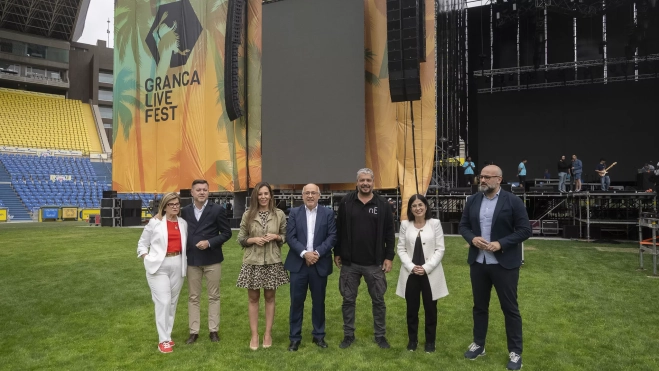 Inmaculada Medina, Teodoro Sosa, Jessica de León, Antonio Morales, Leo Mansito, Carolina Darias y Aridany Romero. / AH