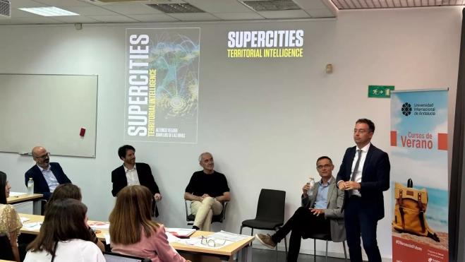 Carlos Tarife en el encuentro de verano “El papel de las fundaciones en una sociedad de transformación”./ CEDIDA Carlos Tarife en el encuentro de verano “El papel de las fundaciones en una sociedad de transformación”./ CEDIDA