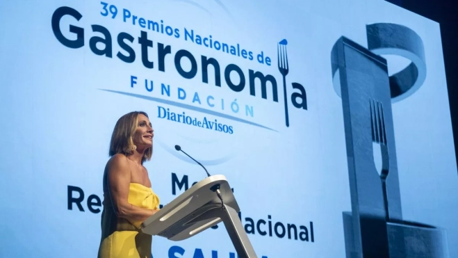 Begoña Rodrigo recogió el Premio al Mejor Restaurante Nacional gracias a La Salita, ubicado en Valencia. / AH