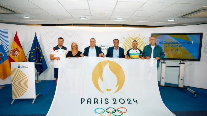 FOTO. Canarias reconoce a sus veinticinco representantes en París 2024 (1 (6)