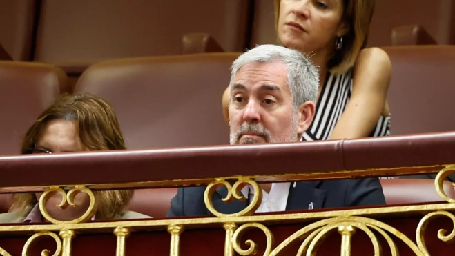 El presidente del Gobierno de Canarias, Fernando Clavijo, en el pleno del Congreso de los Diputados que ha rechazado la tramitación de la reforma de la ley de extranjería. EFE