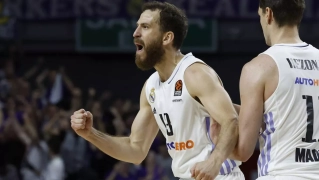 Sergio Rodríguez, tras anotar una canasta con el Real Madrid. / ACBPHOTO