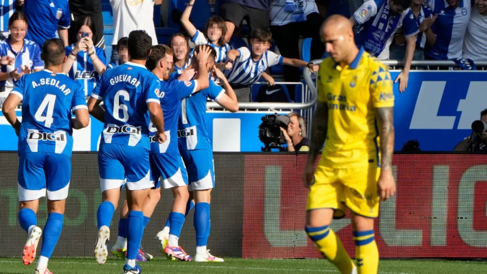 Alaves drowns Las Palmas