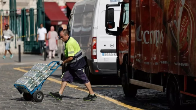 Imagen de un trabajador / EFE