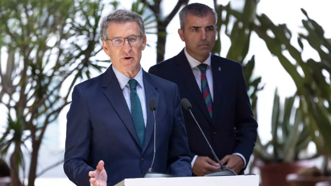  El presidente de Canarias, Fernando Clavijo, y el presidente del Partido Popular, Alberto Núñez Feijóo (i). MIGEUL BARRETO EFE (1)