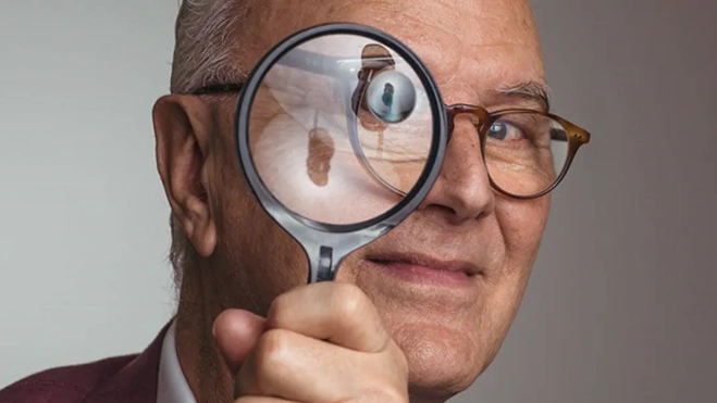 Manolo Blahnik en una imagen promocional de su web.