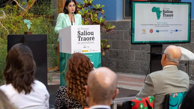 Carolina Darias, alcaldesa de Las Palmas de Gran Canaria, se dirige a los presentes en Casa África. / QUIQUE CURBELO-EFE