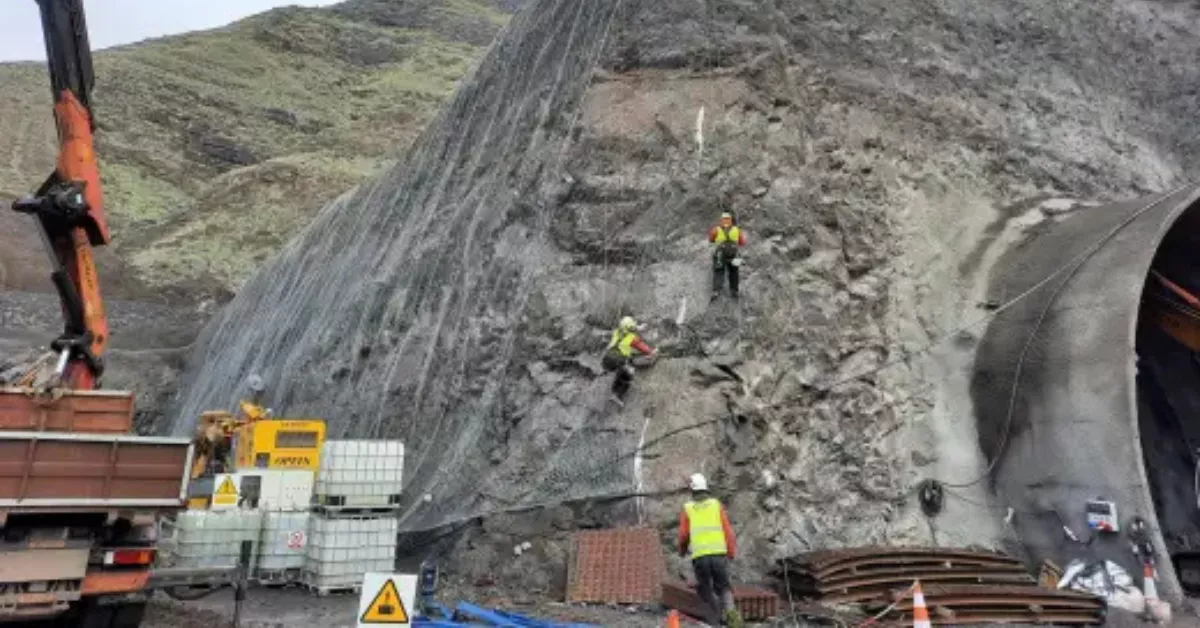 Estabilización de un talud en Canarias./ ARCHIVO