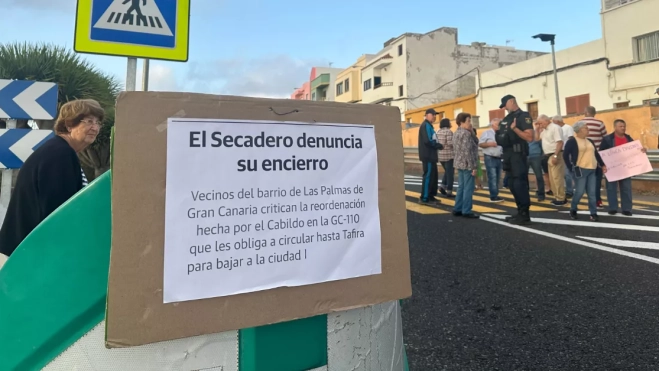 Vecinos se manifiestan en El Secadero / ATLÁNTICO HOY - MARCOS MORENO