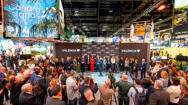 La consejera de Turismo del Gobierno de Canarias, Jessica de León, durante la inauguración del pabellón de Canarias en la World Travel Market de Londres. E