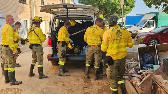 051124 Trabajo del dispositivo de emergencias canario en Valencia (1)