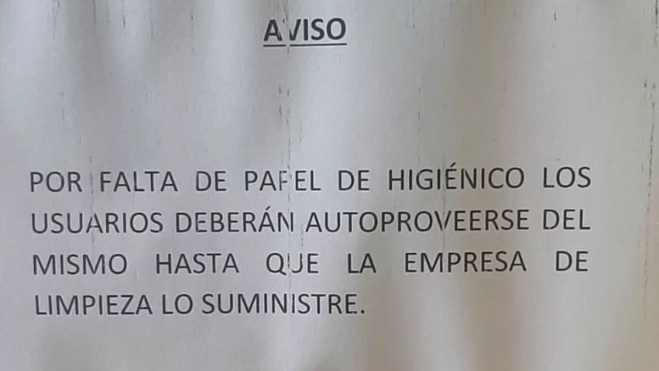 cartel que se podía ver estos días en los vestuarios de la Agrupación de Tráfico de Las Palmas. / AH