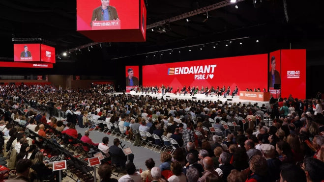 Panorámica de la Ejecutiva Federal del PSOE en Sevilla. / JULIO MUÑOZ-EFE