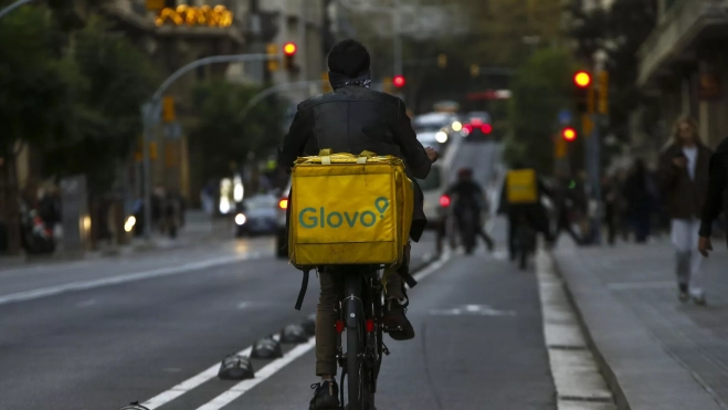 En la imagen, un repartidor de Glovo. / QUIQUE GARCÍA-EFE En la imagen, un repartidor de Glovo. / QUIQUE GARCÍA-EFE