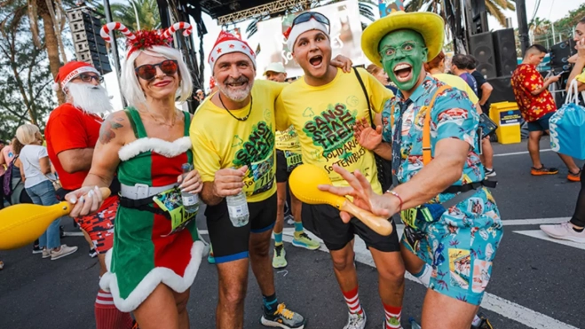 Participantes de la San Silvestre de Las Palmas de Gran Canaria. / AH