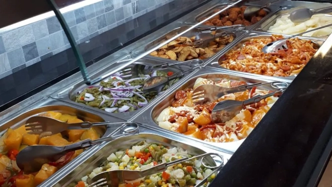 Imagen de algunos de los platos del buffet libre cubano / TRIPADVISOR 