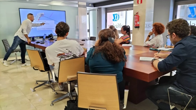 Una de las clases del curso impartido en las oficinas de Alfaship. / ATLÁNTICO HOY