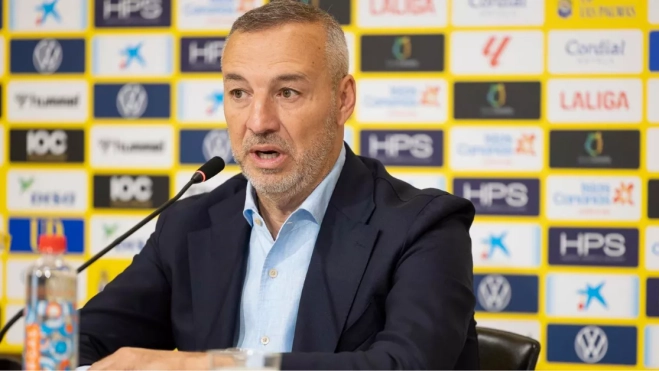 El precio del posible descenso: el impacto económico de una UD en Segunda. En la imagen, el presidente del club amarillo, Miguel Ángel Ramírez. / EFE El precio del posible descenso: el impacto económico de una UD en Segunda. En la imagen, el presidente del club amarillo, Miguel Ángel Ramírez. / EFE