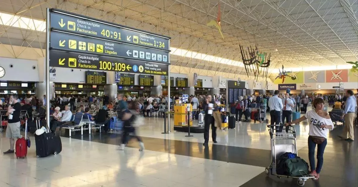 Personas en el Aeropuerto de Gran Canaria / AENA Personas en el Aeropuerto de Gran Canaria / AENA
