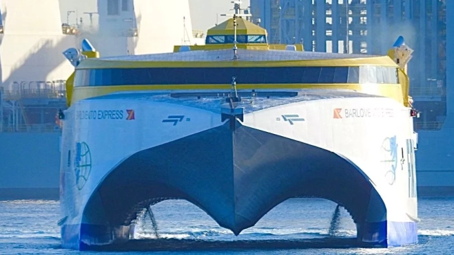 Detalle de la proa del 'Barlovento Express', en el Puerto de Las Palmas. / NICOLÁS AROCHA Detalle de la proa del 'Barlovento Express', en el Puerto de Las Palmas. / NICOLÁS AROCHA