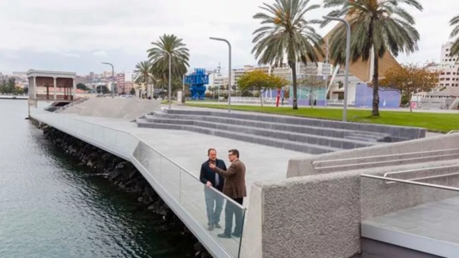 Explanada del parque marítimo que linda con la plaza de Canarias, donde están previstas varias actuaciones y celebraciones del Carnaval. / AH Explanada del parque marítimo que linda con la plaza de Canarias, donde están previstas varias actuaciones y celebraciones del Carnaval. / AH