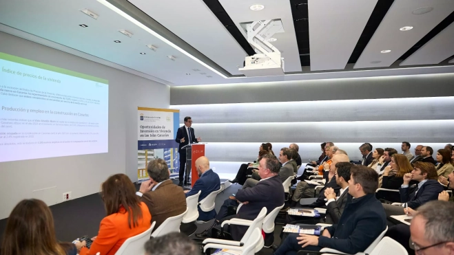 La Consejería de Obras Públicas, Vivienda y Movilidad del Gobierno de Canarias presenta en Madrid las medidas para el impulso de la vivienda en las islas (1) La Consejería de Obras Públicas, Vivienda y Movilidad del Gobierno de Canarias presenta en Madrid las medidas para el impulso de la vivienda en las islas (1)