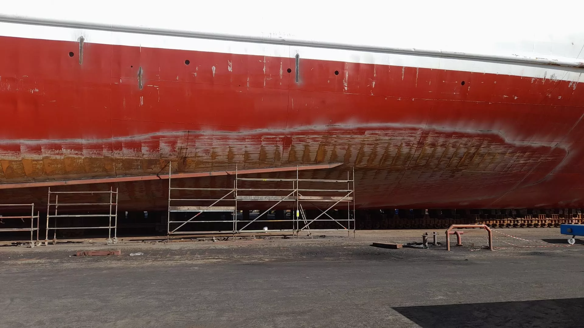 Buque 'Ciudad de Ibiza' de Armas-Trasmediterránea en el dique seco de Astican para su reparación tras chocar en el puerto de Las Palmas./ AH Buque 'Ciudad de Ibiza' de Armas-Trasmediterránea en el dique seco de Astican para su reparación tras chocar en el puerto de Las Palmas./ AH