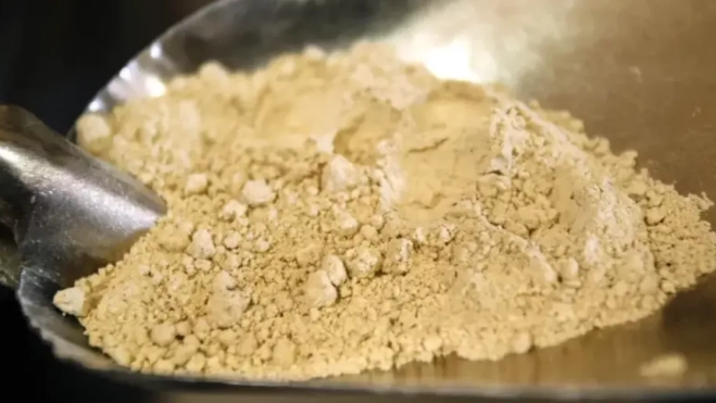 Foto de archivo de una cucharada de gofio / EFE - CRISTÓBAL GARCÍA Foto de archivo de una cucharada de gofio / EFE - CRISTÓBAL GARCÍA