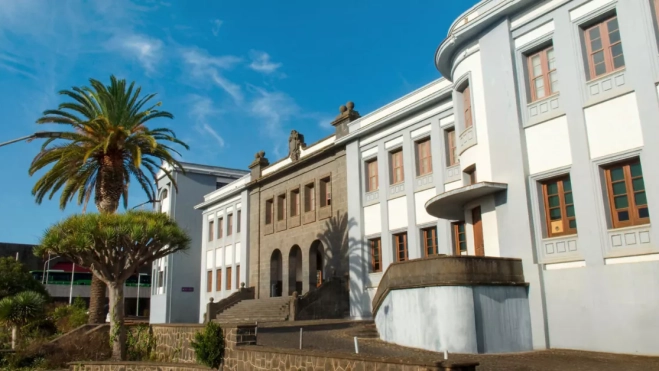 Facultad de Educación de la Universidad de La Laguna. / ULL Facultad de Educación de la Universidad de La Laguna. / ULL