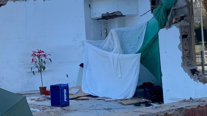 Imagen del asentamiento del 'okupa' de la TAO / PARTIDO POPULAR Imagen del asentamiento del 'okupa' de la TAO / PARTIDO POPULAR